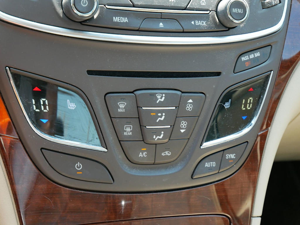 Thumbnail: 2015 Buick Regal - 16