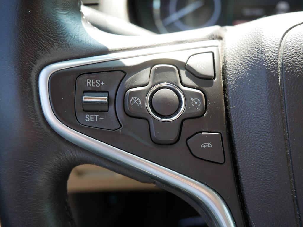 Thumbnail: 2015 Buick Regal - 19