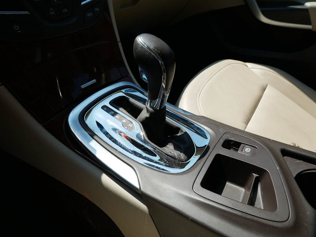 Thumbnail: 2015 Buick Regal - 8