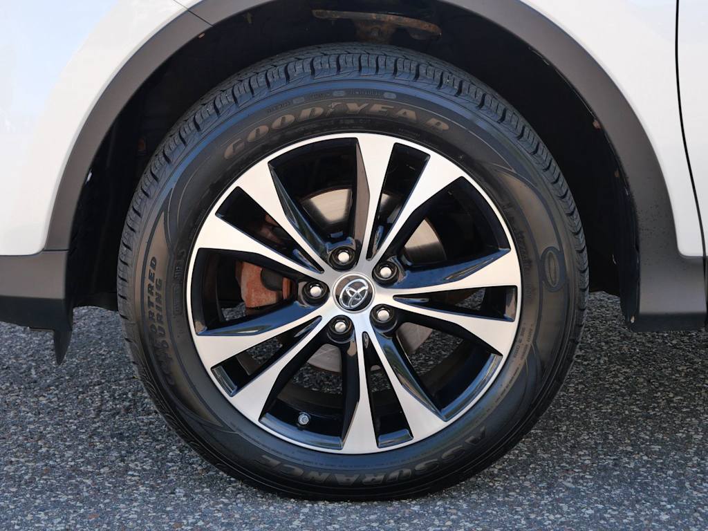Thumbnail: 2015 Toyota RAV4 - 5