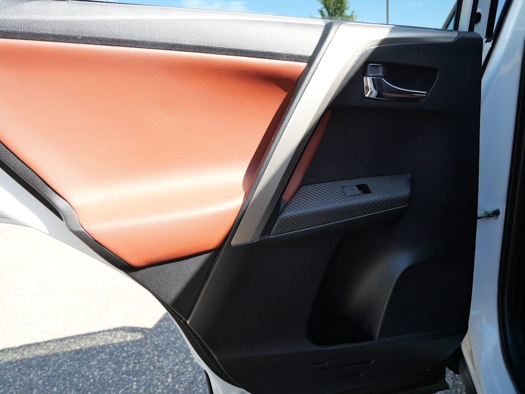 Thumbnail: 2015 Toyota RAV4 - 18
