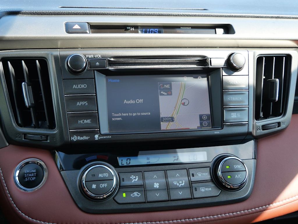 Thumbnail: 2015 Toyota RAV4 - 8