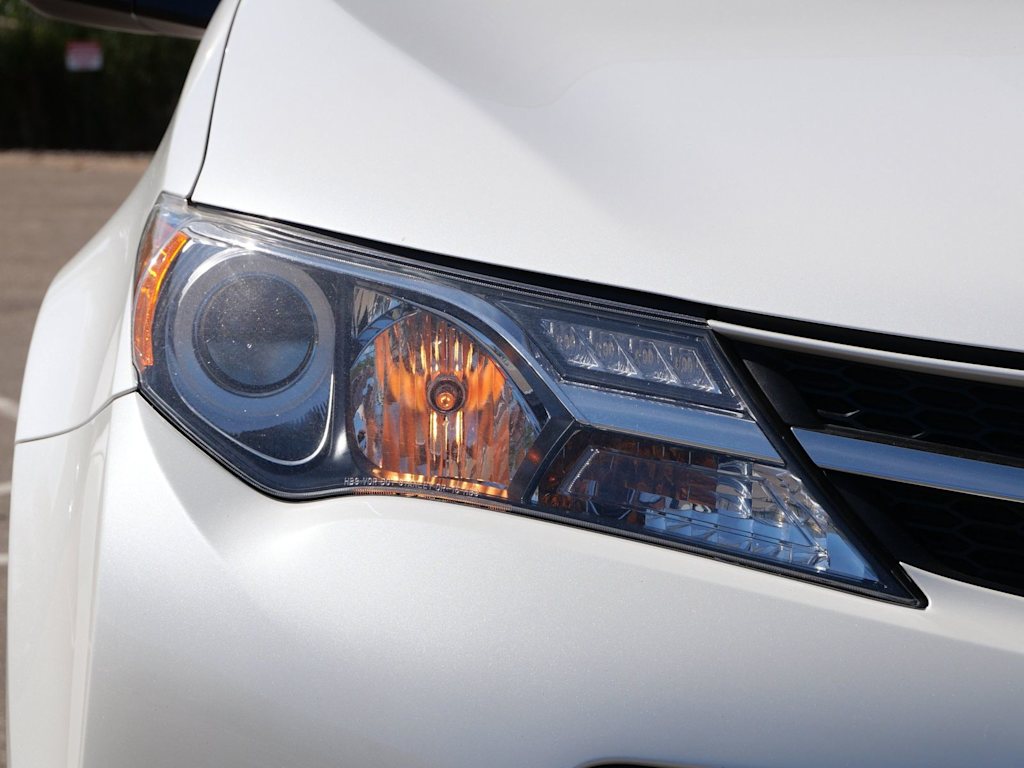 Thumbnail: 2015 Toyota RAV4 - 15