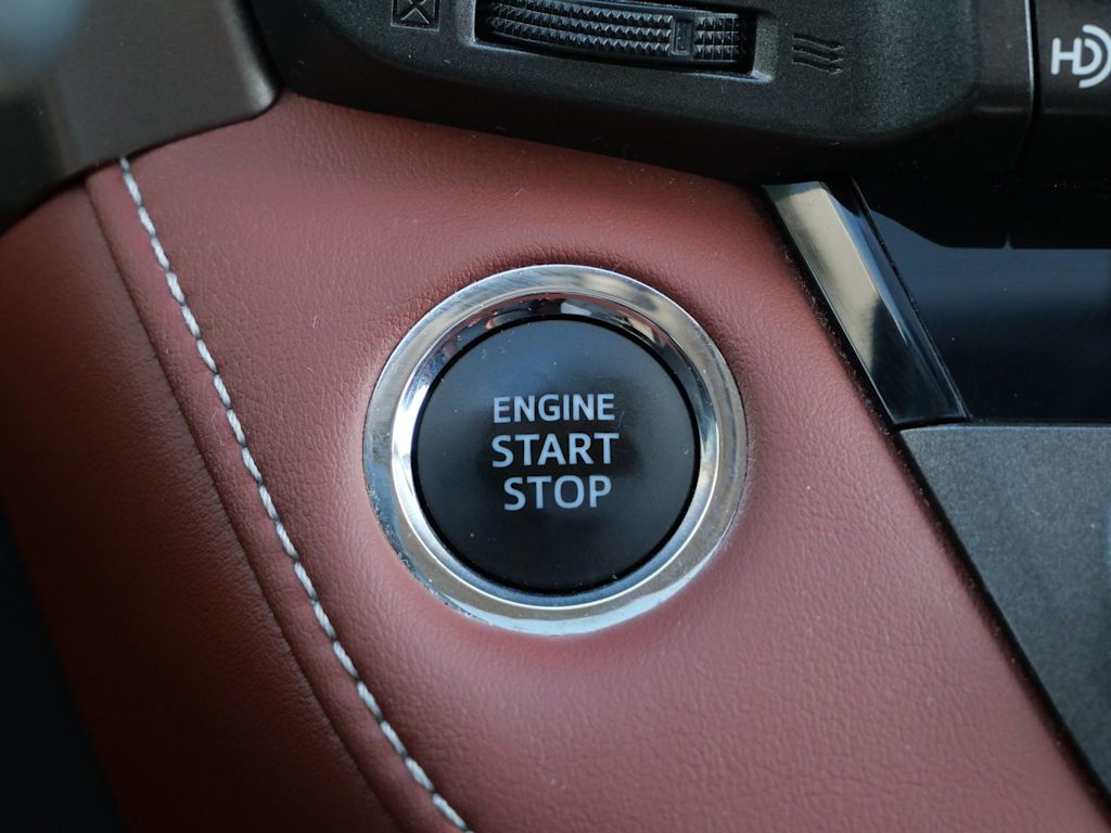 Thumbnail: 2015 Toyota RAV4 - 25