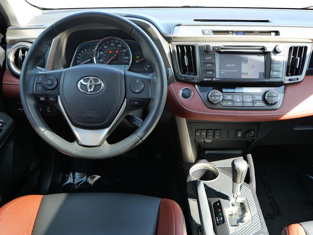 Thumbnail: 2015 Toyota RAV4 - 2