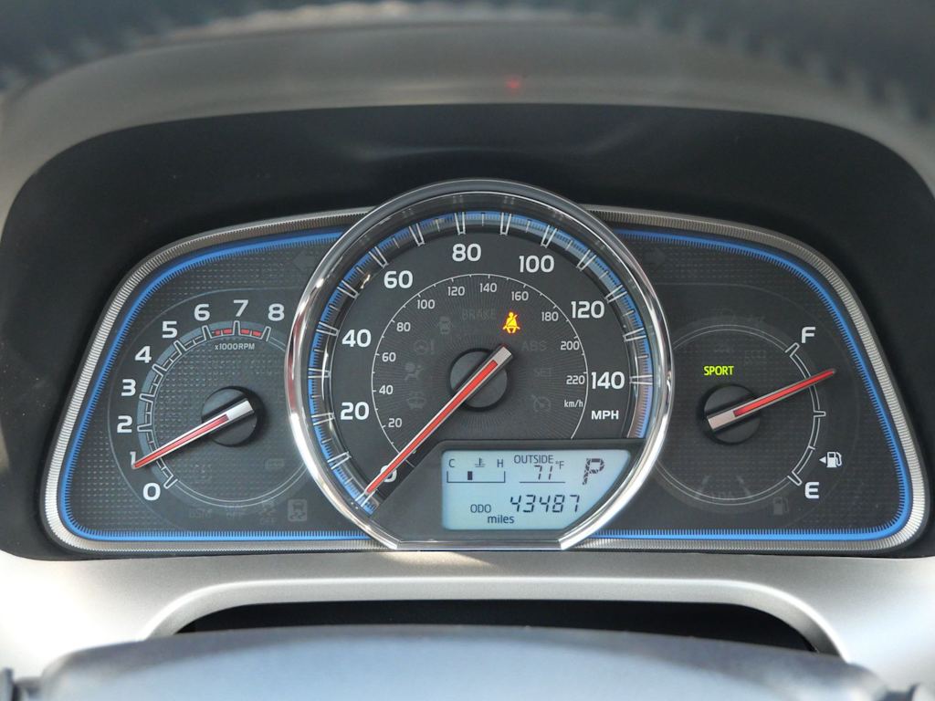 Thumbnail: 2015 Toyota RAV4 - 10