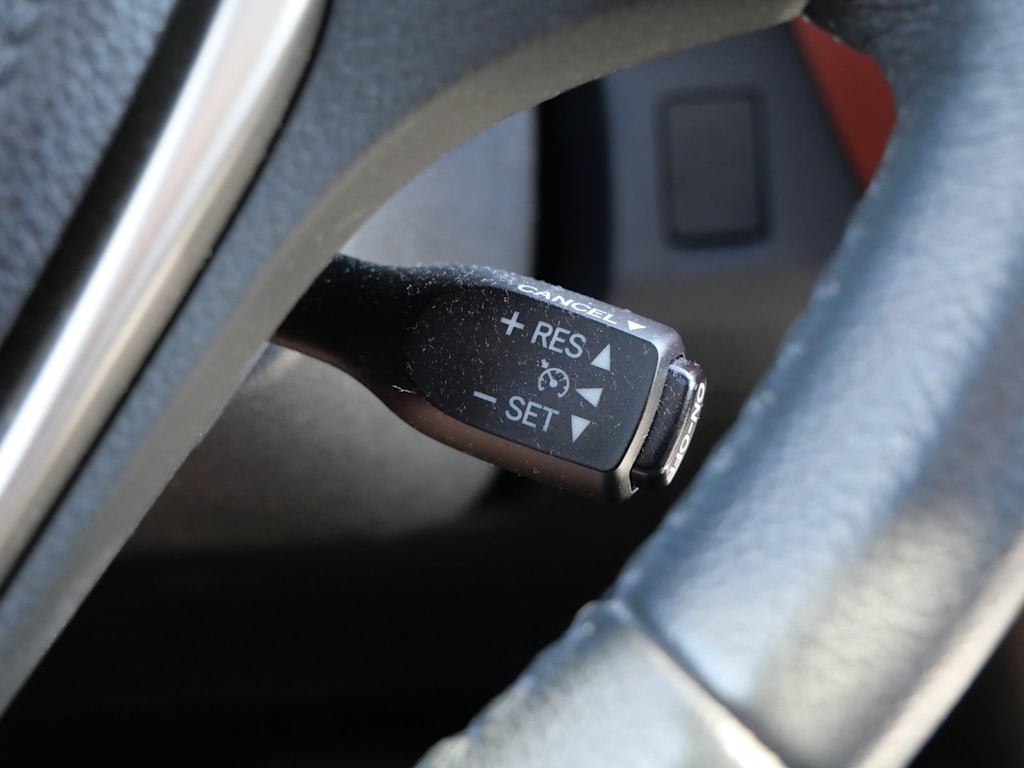 Thumbnail: 2015 Toyota RAV4 - 11