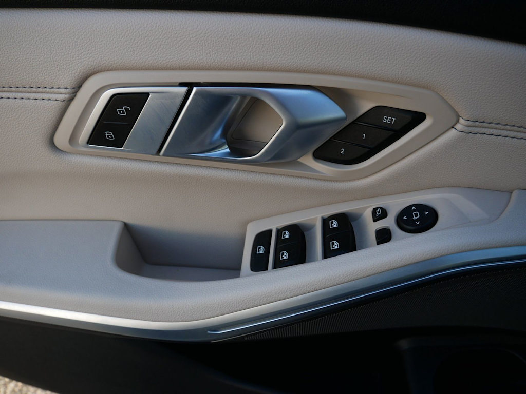 Thumbnail: 2023 BMW 3 Series - 21
