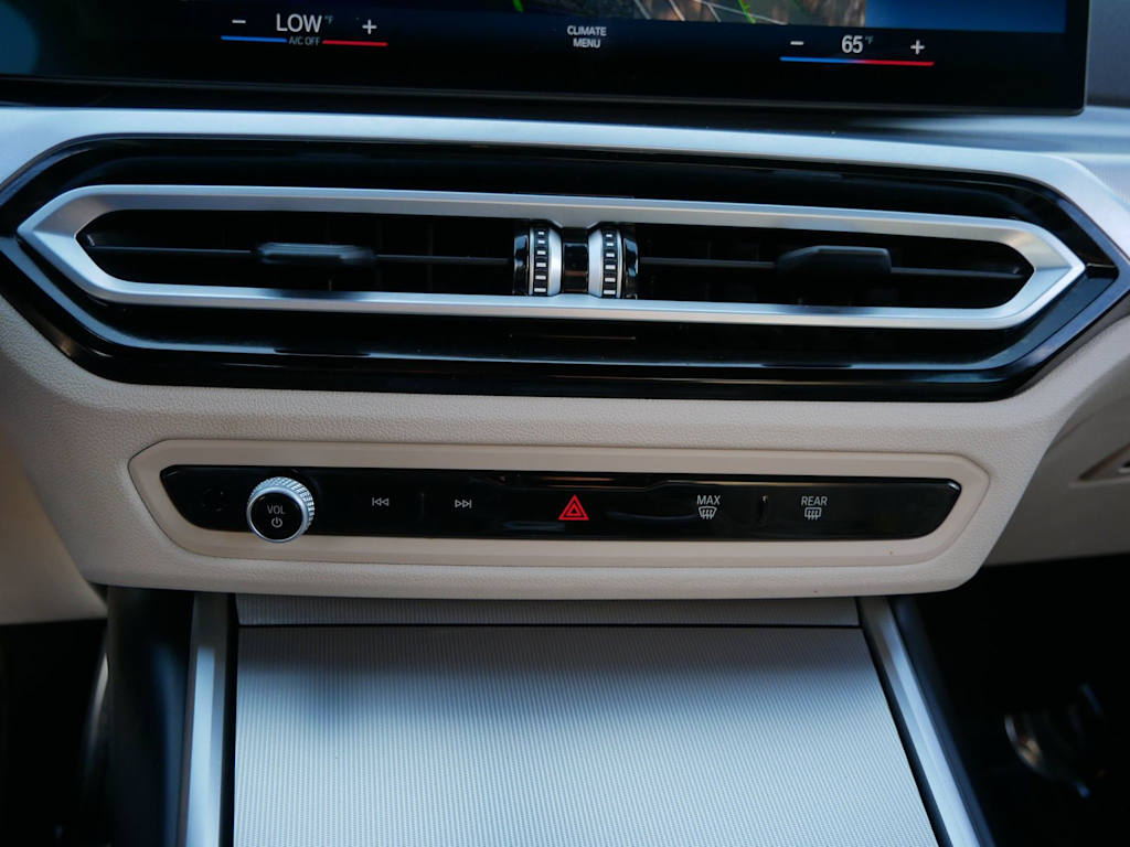 Thumbnail: 2023 BMW 3 Series - 23