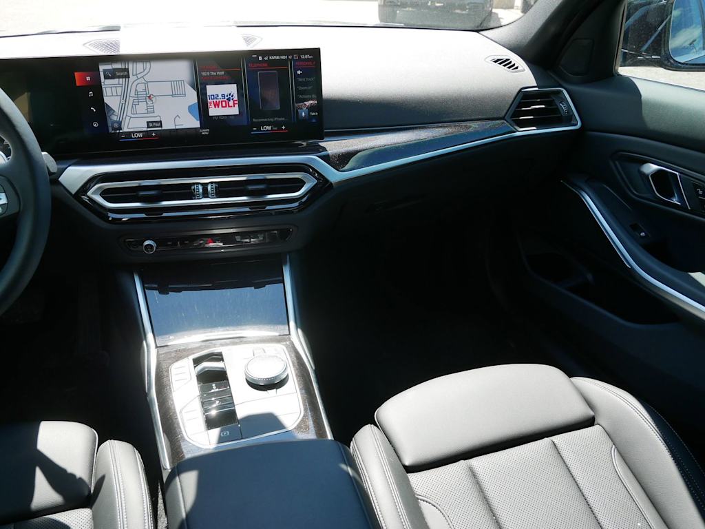 Thumbnail: 2024 BMW 3 Series - 10