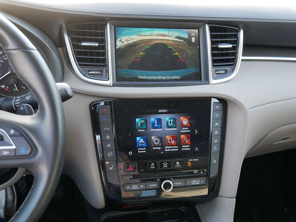 Thumbnail: 2023 INFINITI QX50 - 17