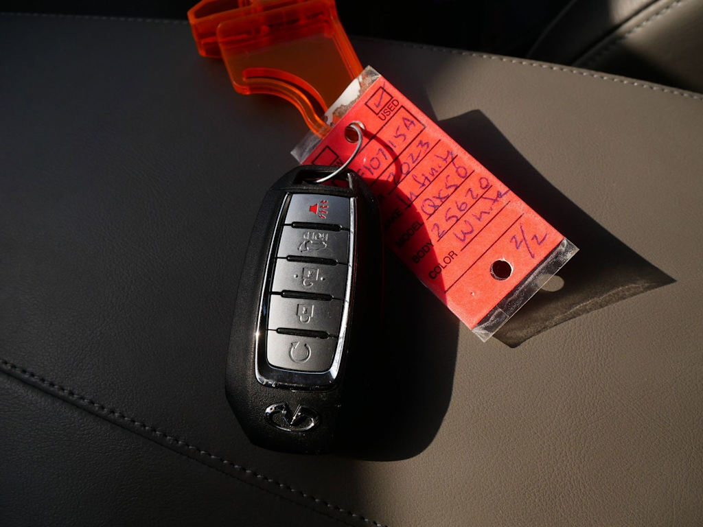 Thumbnail: 2023 INFINITI QX50 - 9