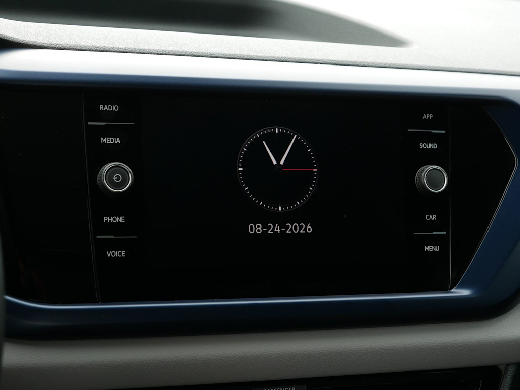 Thumbnail: 2023 Volkswagen Taos - 10