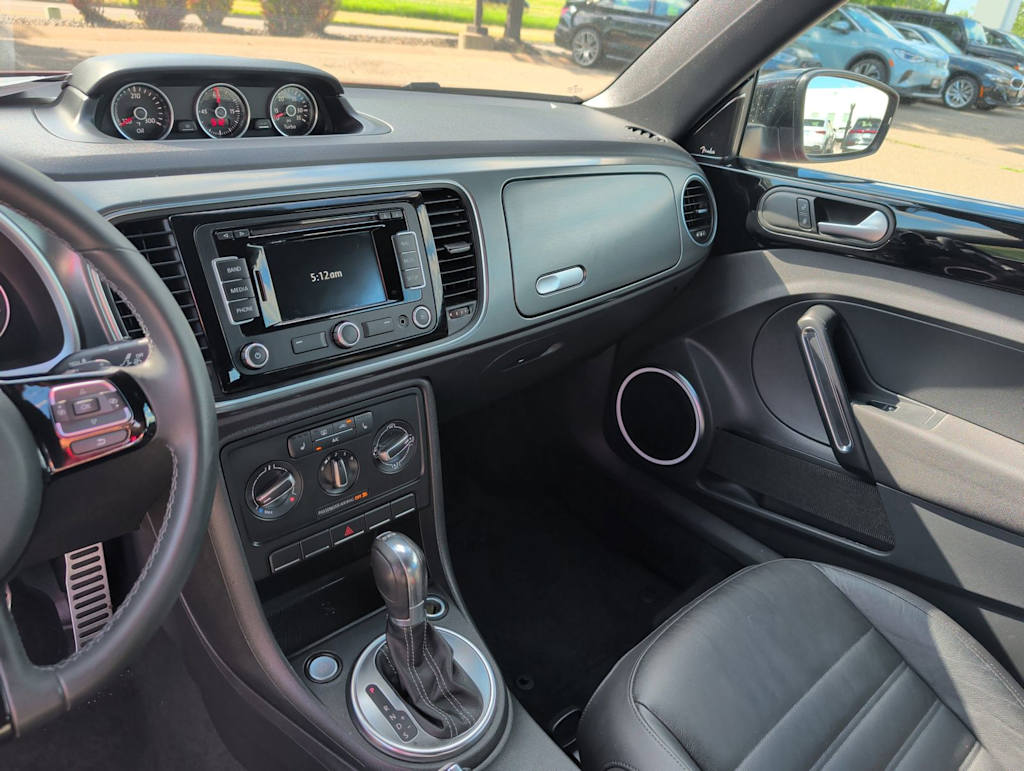 Thumbnail: 2014 Volkswagen Beetle - 10