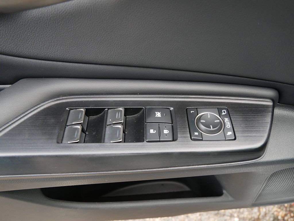 Thumbnail: 2021 Lexus ES - 14