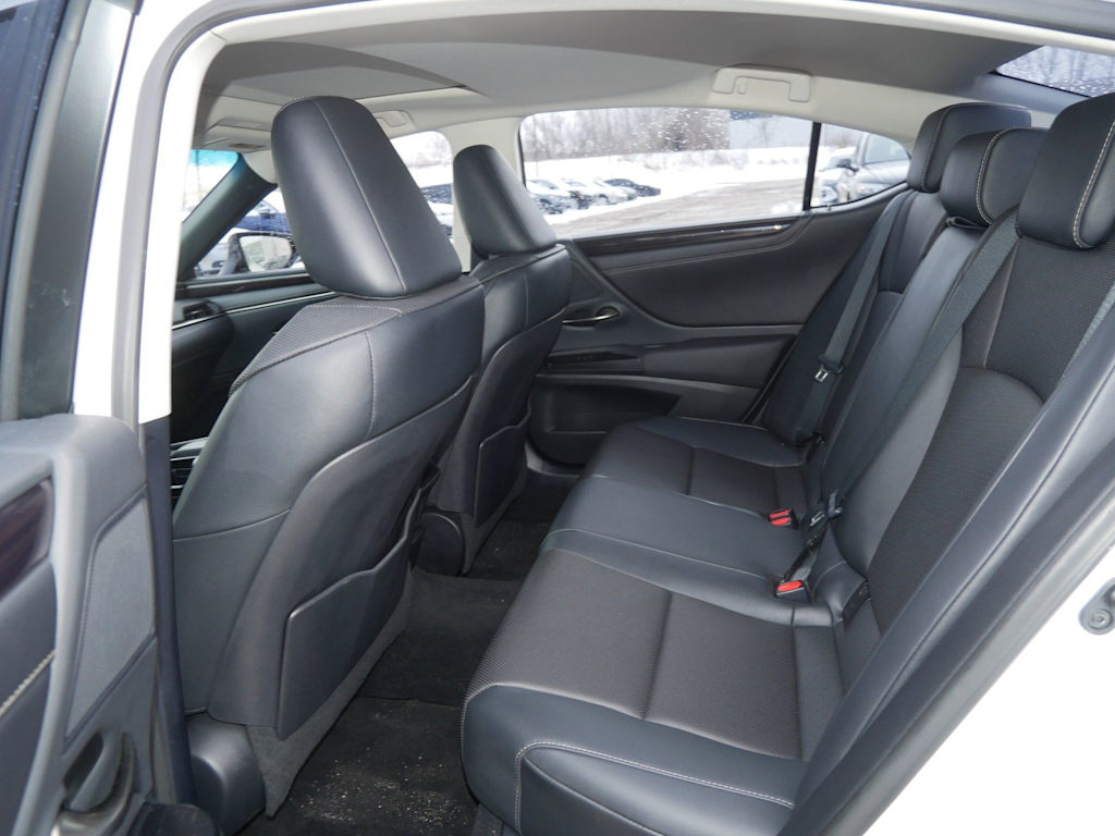 Thumbnail: 2021 Lexus ES - 6