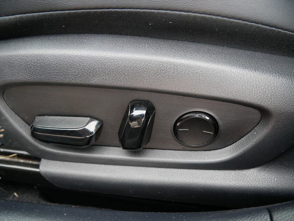 Thumbnail: 2021 Lexus ES - 13