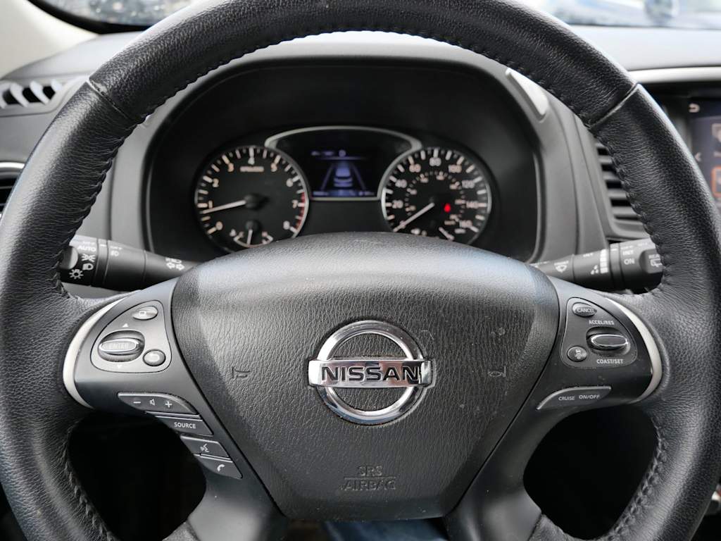 Thumbnail: 2019 Nissan Pathfinder - 17