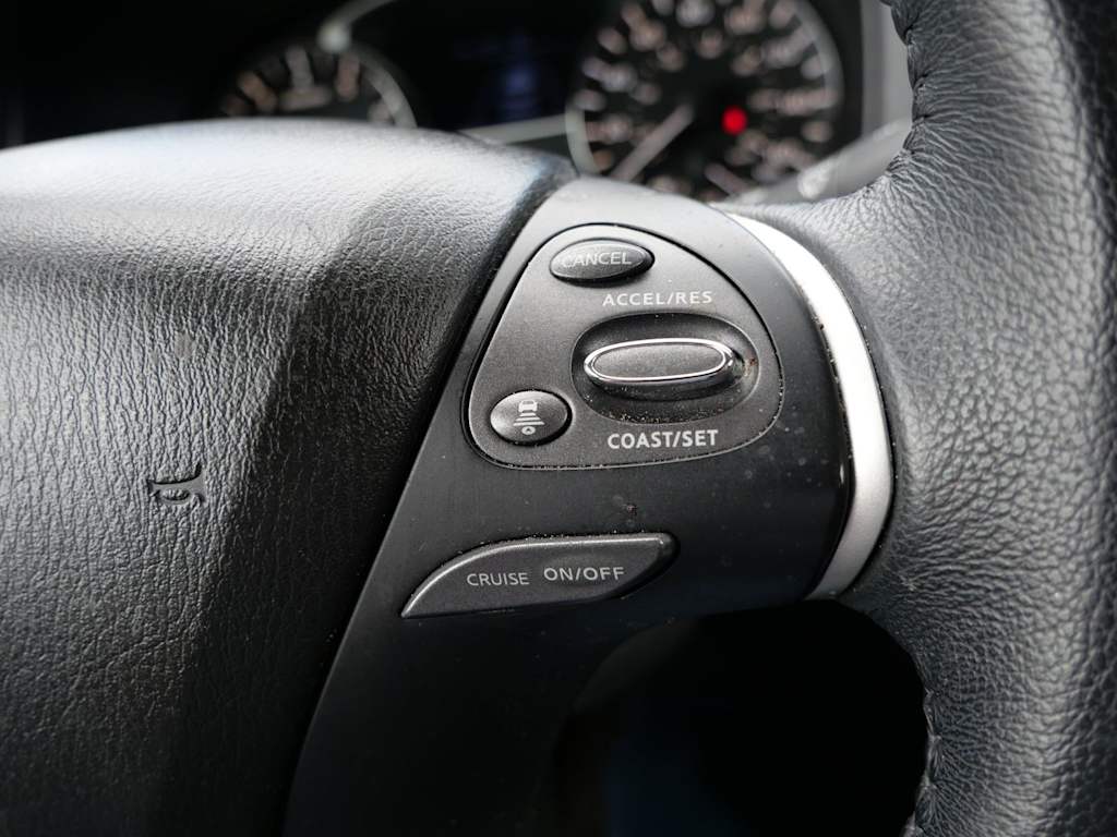 Thumbnail: 2019 Nissan Pathfinder - 18