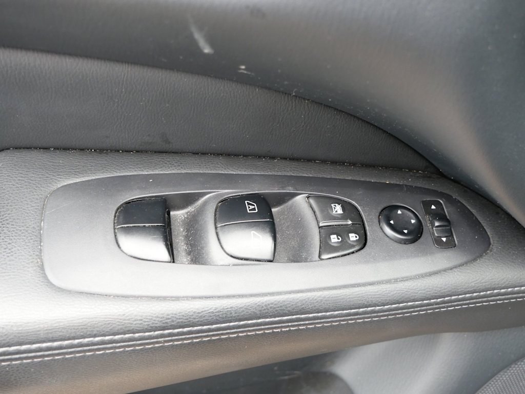 Thumbnail: 2019 Nissan Pathfinder - 12
