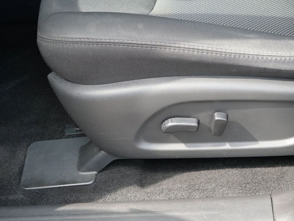 Thumbnail: 2019 Nissan Pathfinder - 16