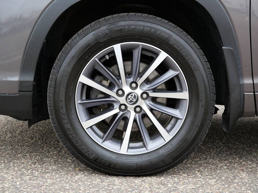 Thumbnail: 2017 Toyota Highlander - 5