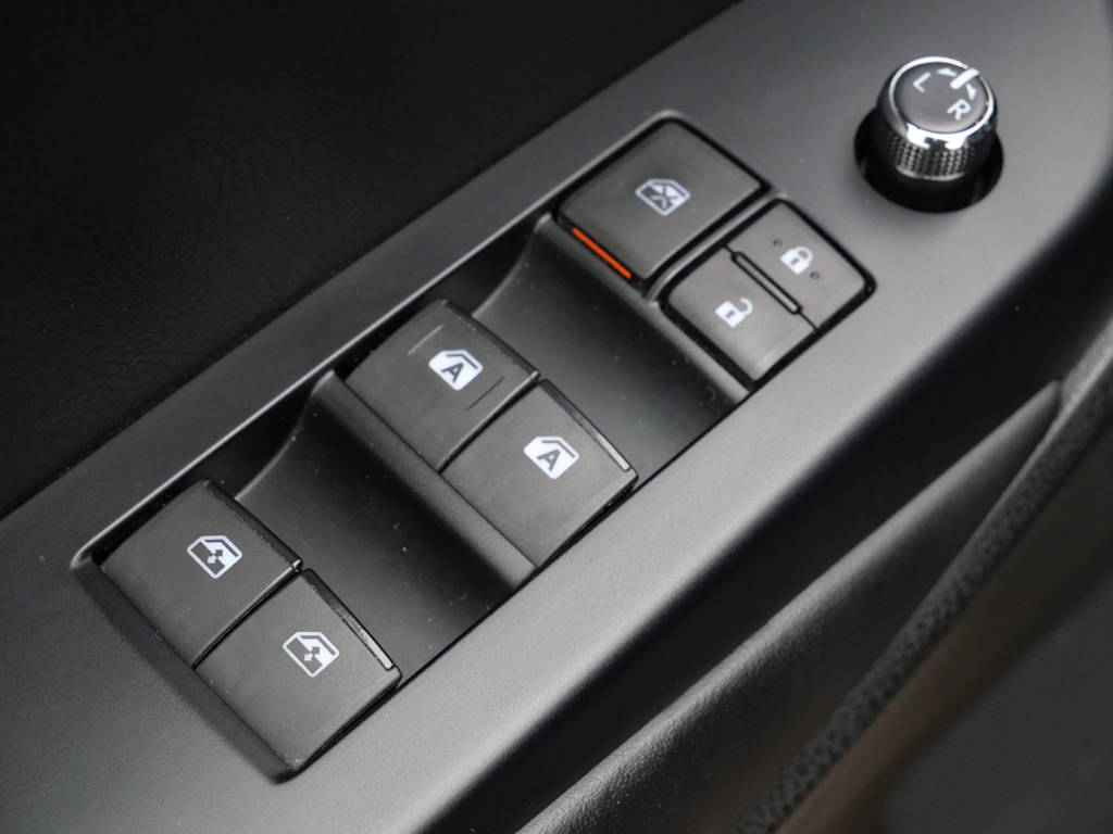 Thumbnail: 2017 Toyota Highlander - 19