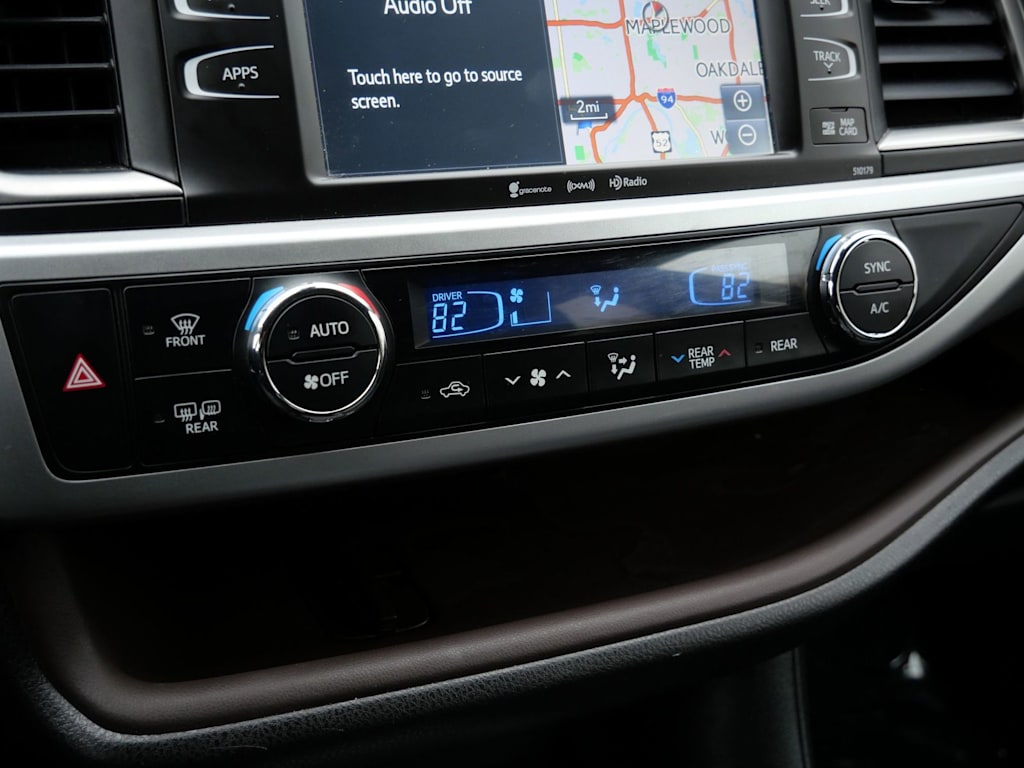 Thumbnail: 2017 Toyota Highlander - 22