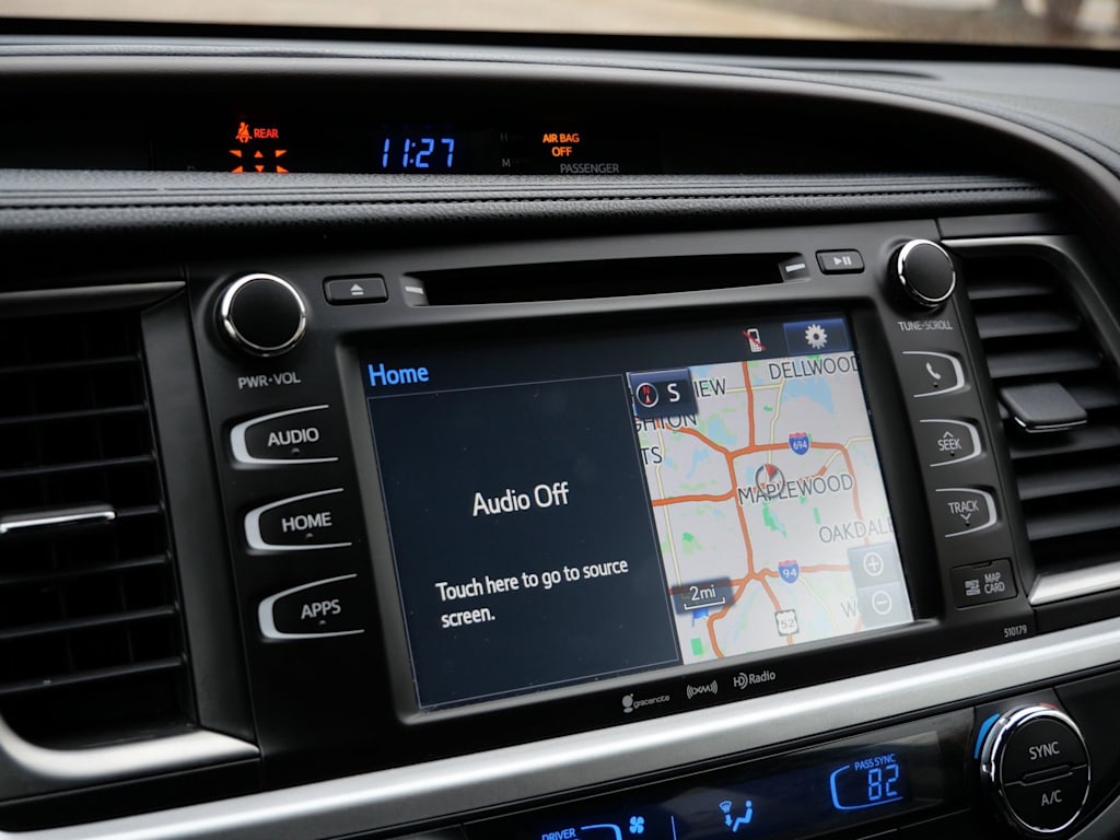 Thumbnail: 2017 Toyota Highlander - 21