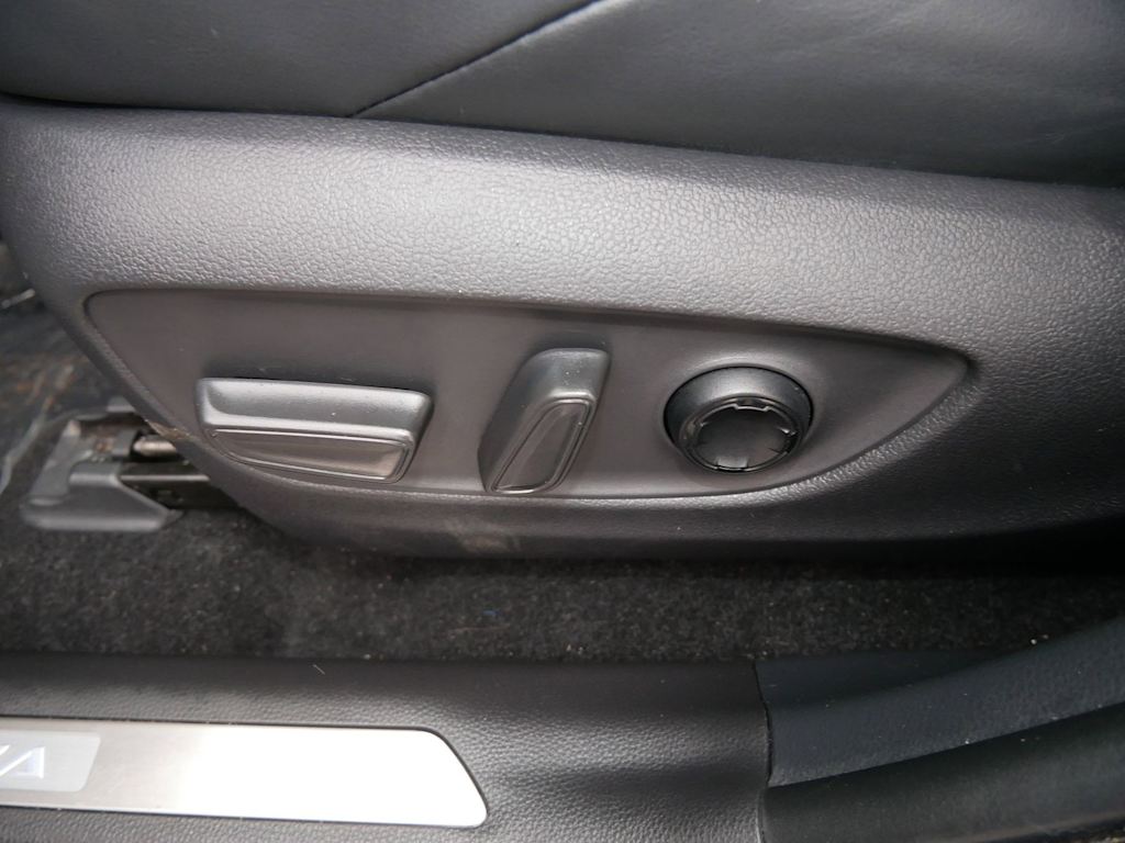 Thumbnail: 2024 Toyota Venza - 20