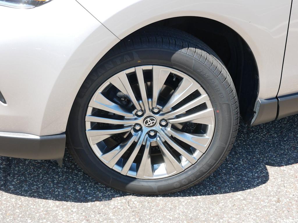 Thumbnail: 2022 Toyota Venza - 6