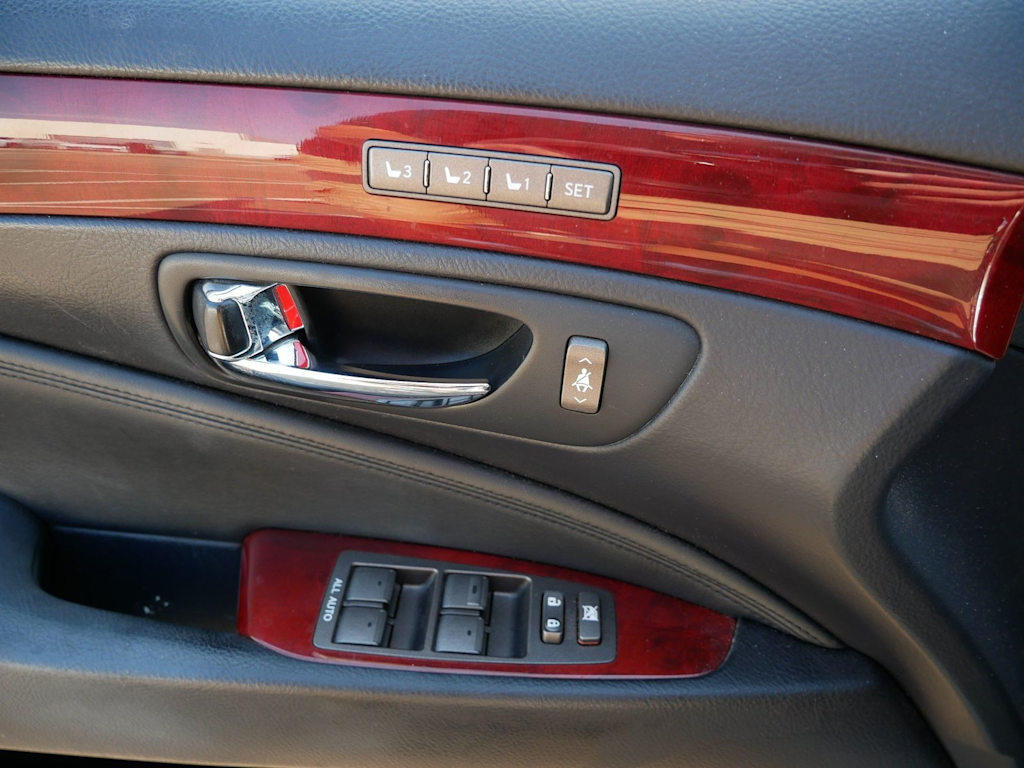Thumbnail: 2011 Lexus LS - 13
