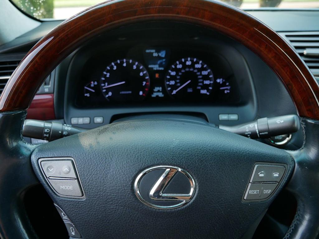Thumbnail: 2011 Lexus LS - 18