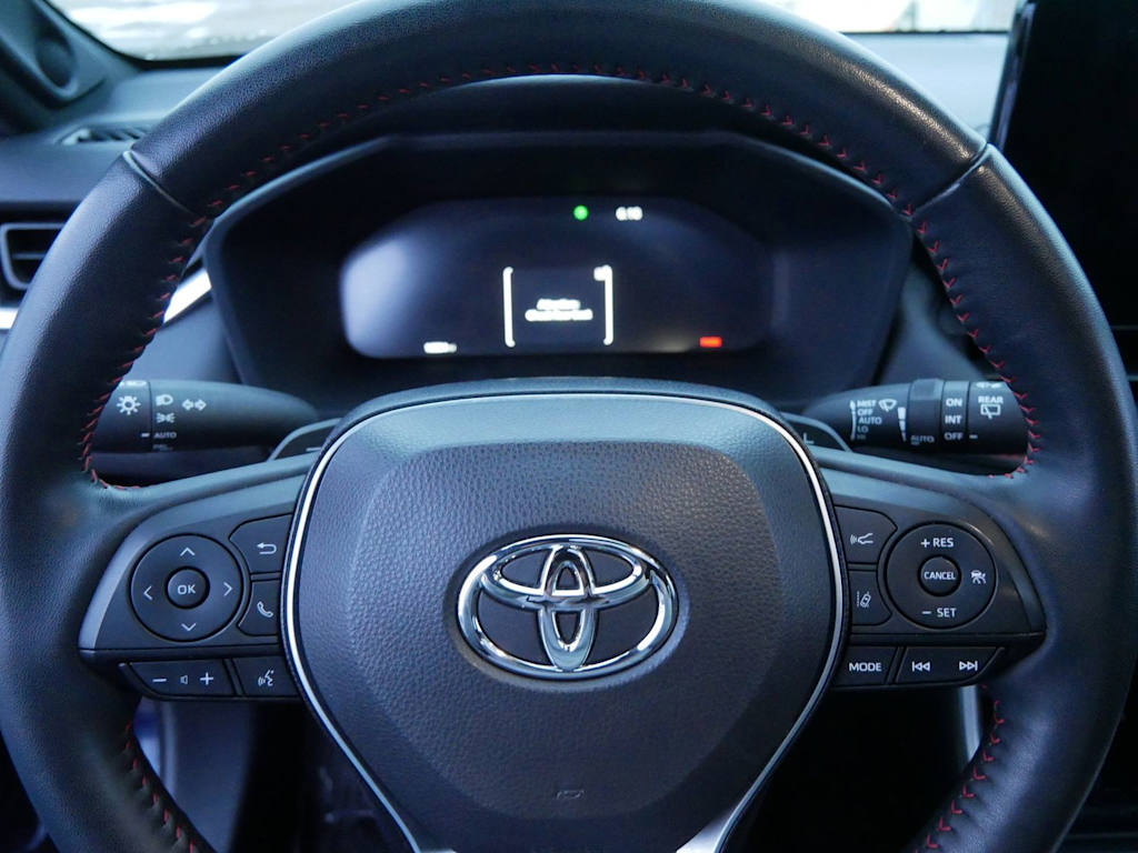 Thumbnail: 2023 Toyota RAV4 - 21