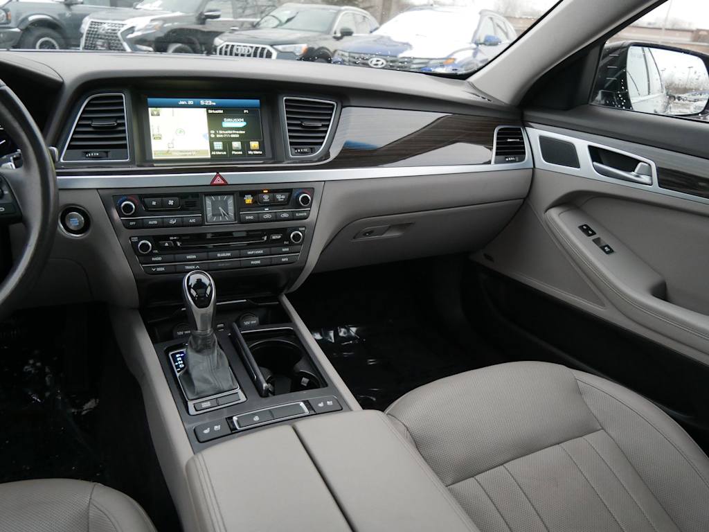 Thumbnail: 2015 Hyundai Genesis - 10