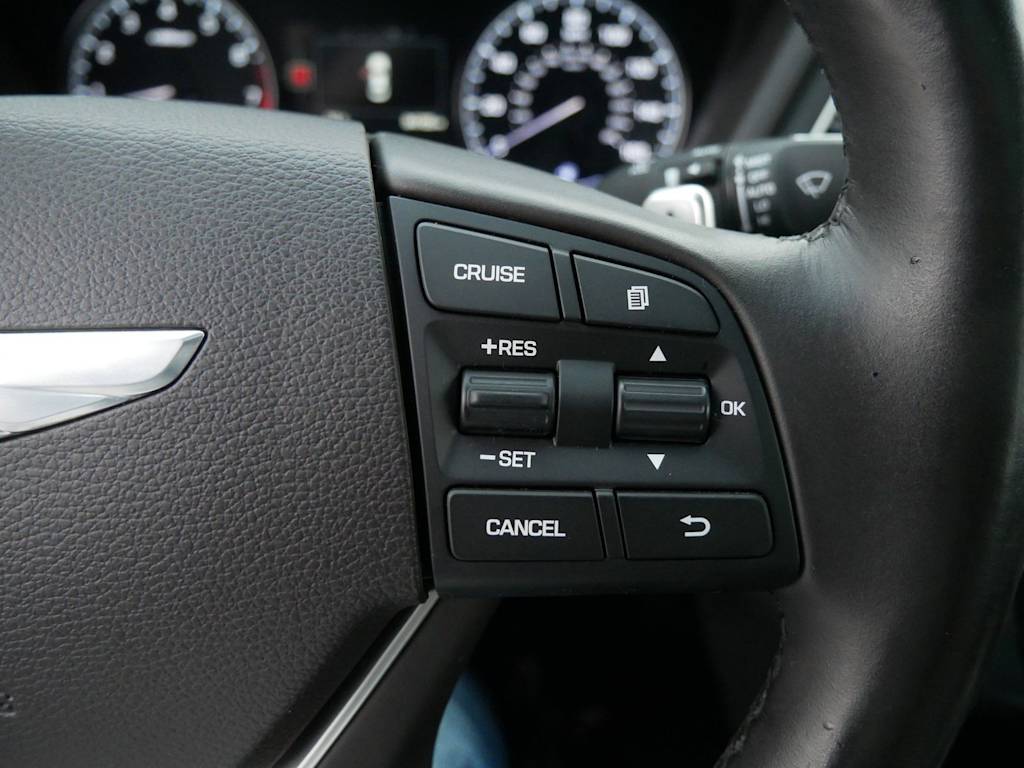 Thumbnail: 2015 Hyundai Genesis - 24