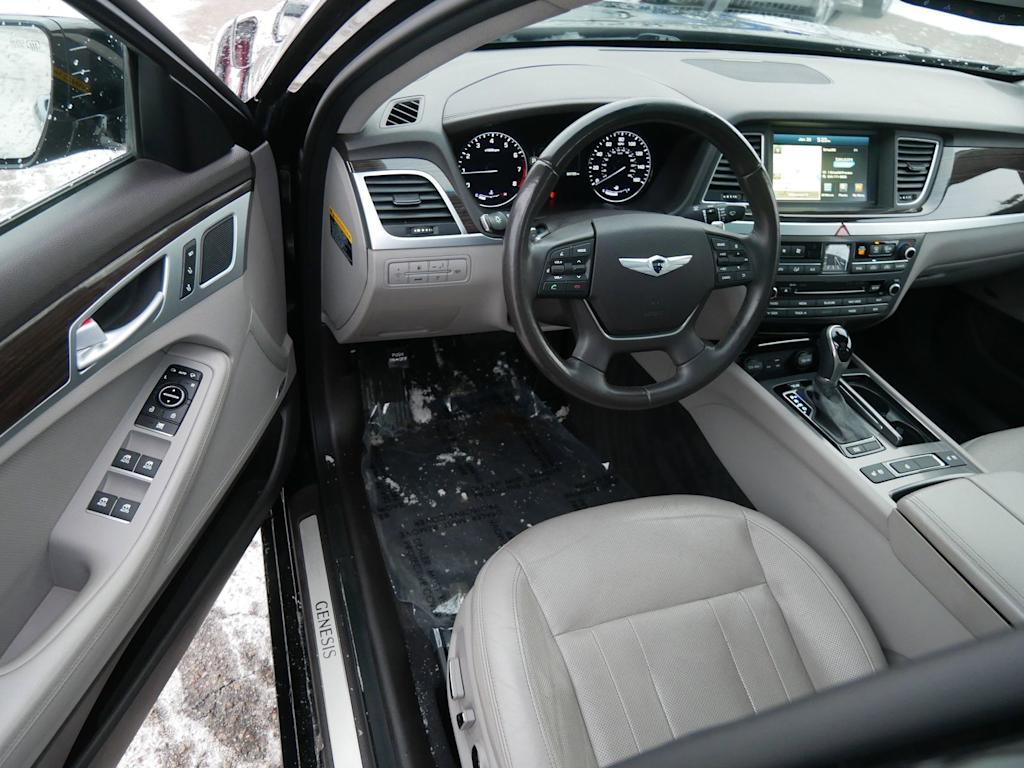 Thumbnail: 2015 Hyundai Genesis - 2