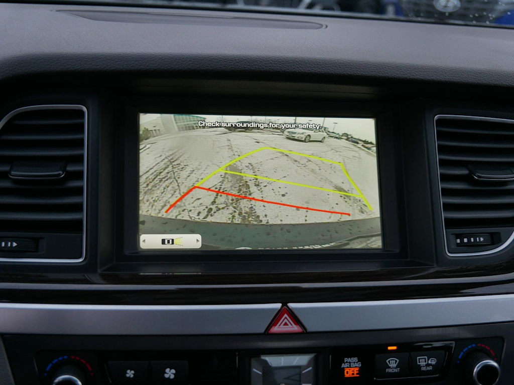 Thumbnail: 2015 Hyundai Genesis - 19