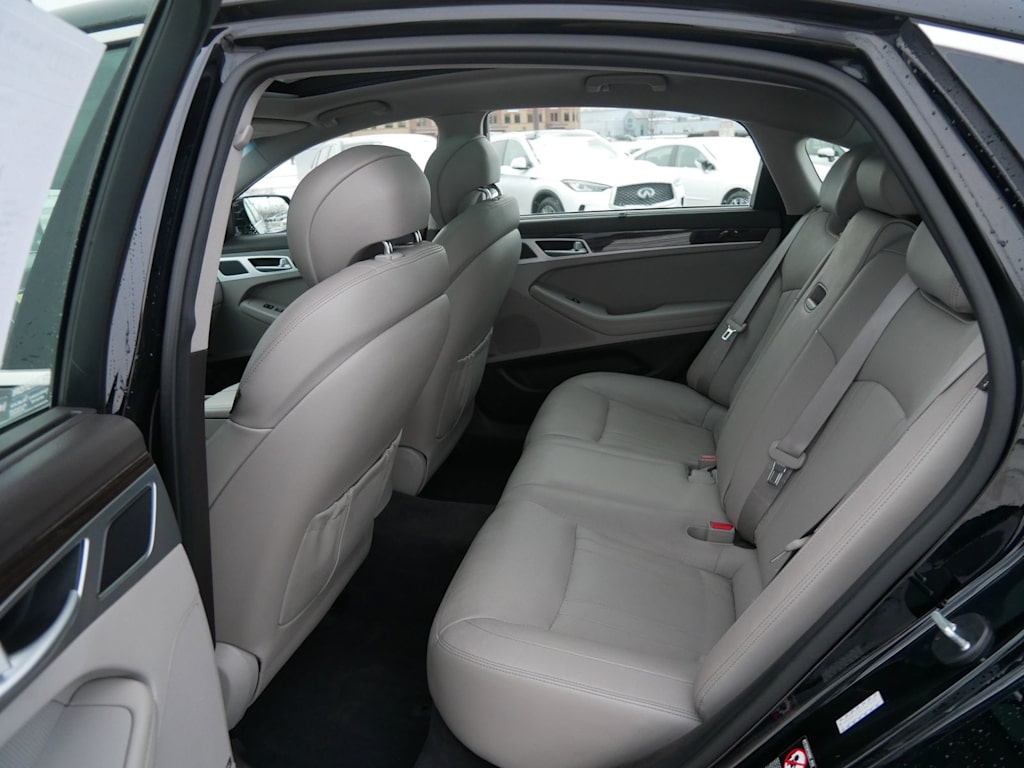 Thumbnail: 2015 Hyundai Genesis - 8