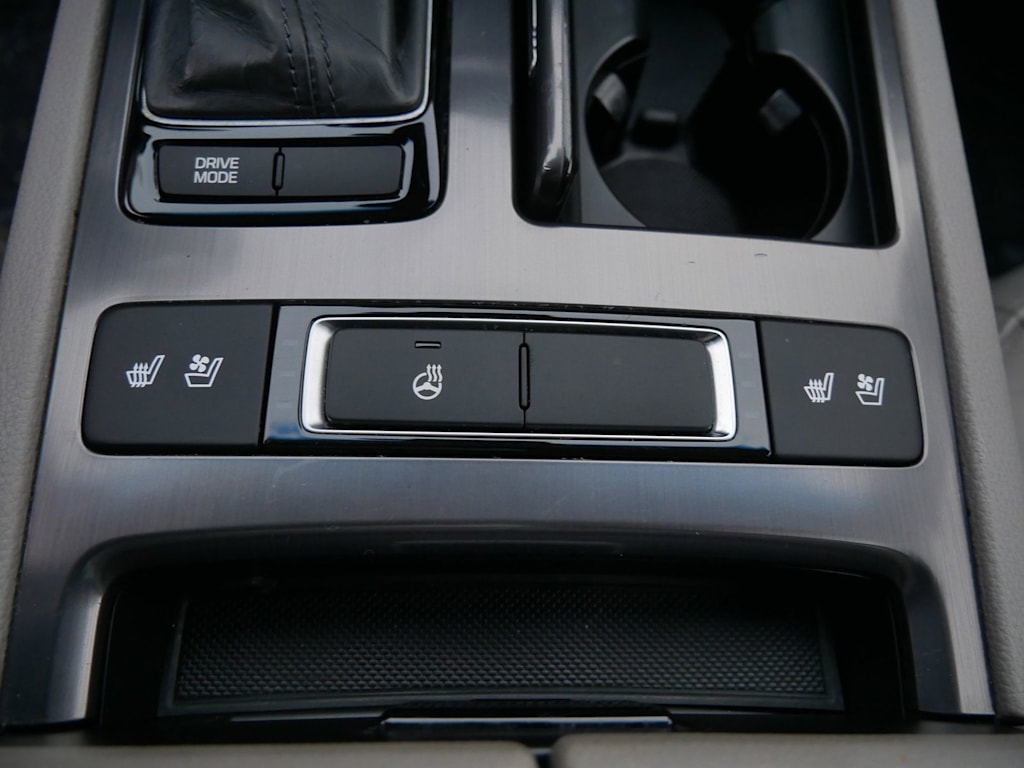 Thumbnail: 2015 Hyundai Genesis - 21