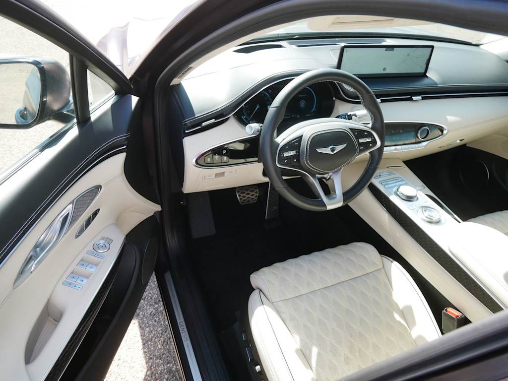 Thumbnail: 2023 Genesis GV70 - 2