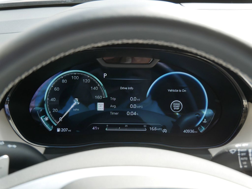 Thumbnail: 2023 Genesis GV70 - 12