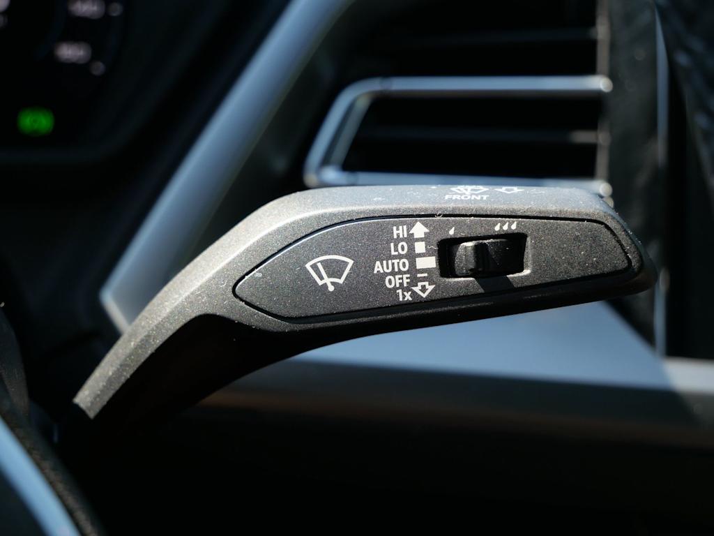 Thumbnail: 2022 Audi Q4 e-tron - 26