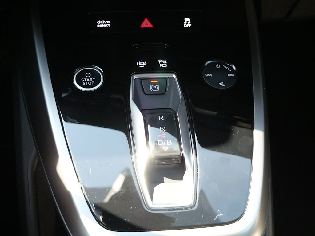 Thumbnail: 2022 Audi Q4 e-tron - 19