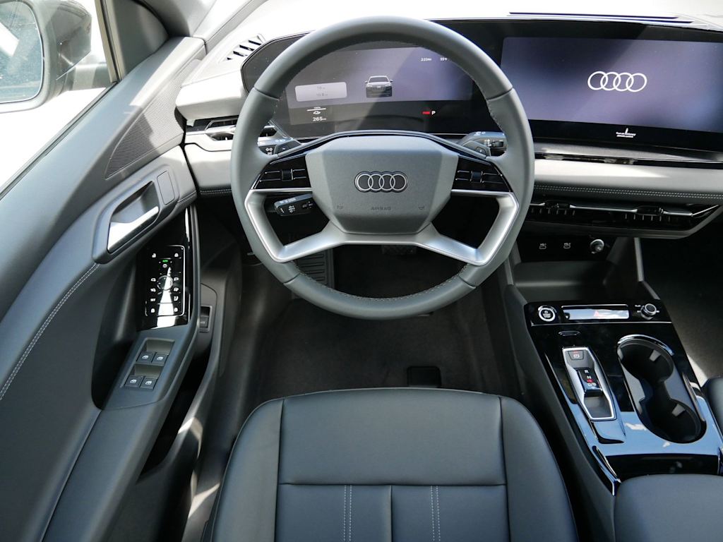 Thumbnail: 2027 Audi Q6 e-tron - 2