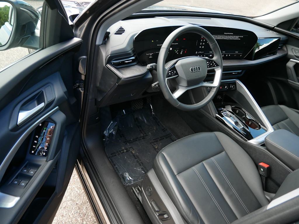 Thumbnail: 2025 Audi Q5 - 2