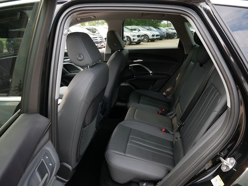 Thumbnail: 2025 Audi Q5 - 8