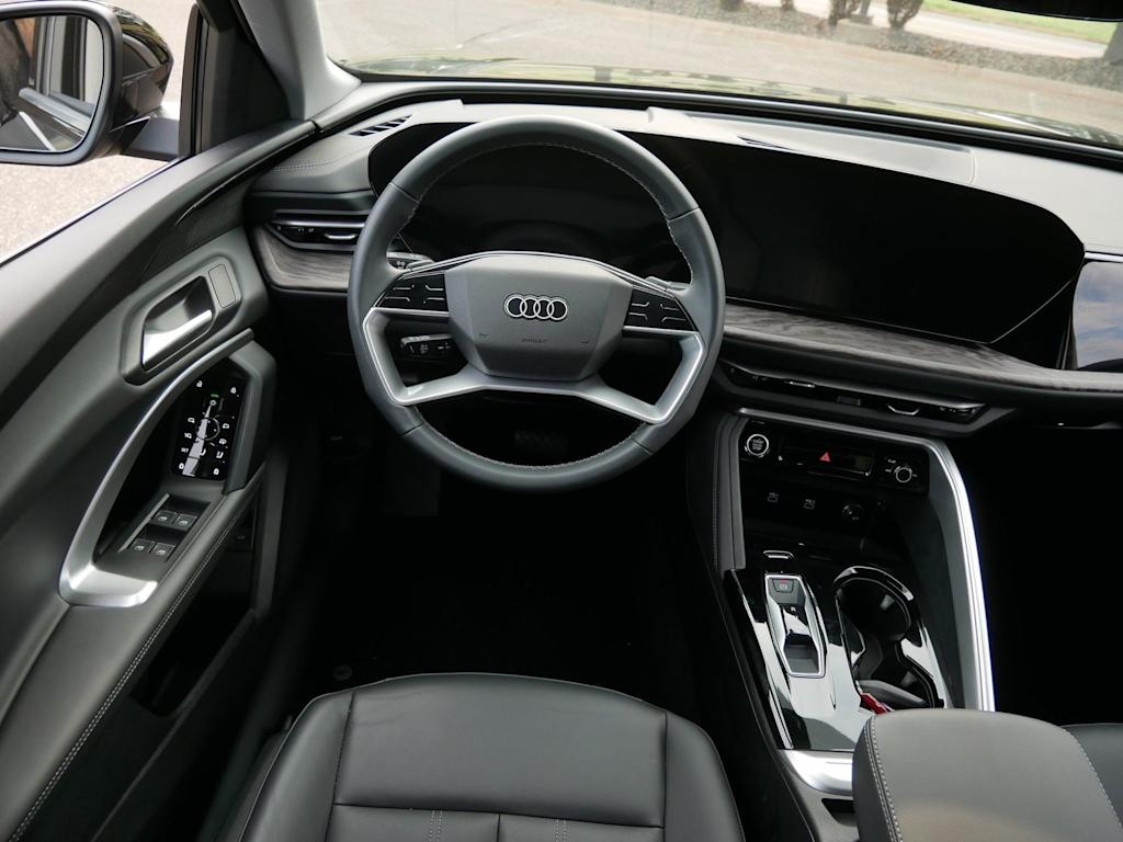 Thumbnail: 2025 Audi Q5 - 2
