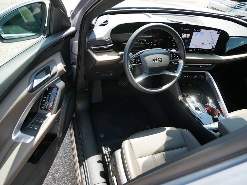 Thumbnail: 2025 Audi Q5 - 2