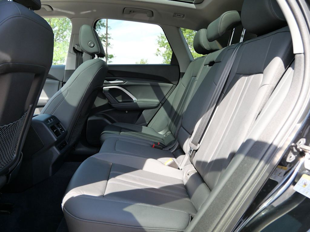 Thumbnail: 2025 Audi Q5 - 6